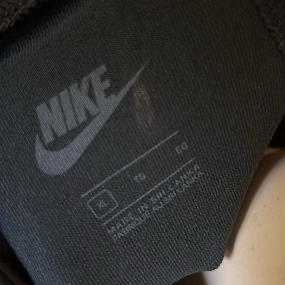 NIKE SIZE XL TG BLACK PULL ON SHORT - Picture 5 of 7